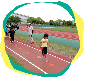 スタッフによる競技経験や指導経験を活かし、子どもたちが楽しく運動ができるよう工夫されたトレーニングプログラムを組み指導いたします。